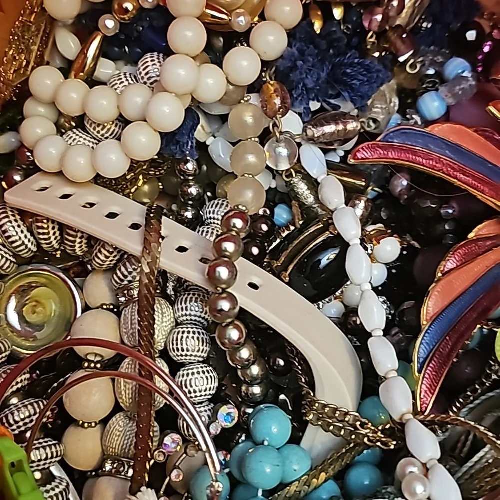 Craft jewelry bundle - Picture 2 of 3